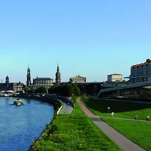 Otel Maritim, Dresden